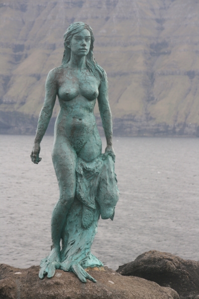 foto kopakonan the seal woman standbeeld kalsoy