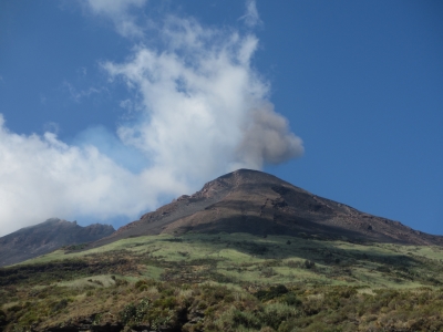 foto rokende vulkaan 2013 stromboli