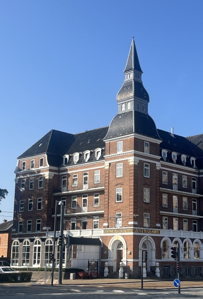 foto gebouw odense bij treinstation 2024 funen